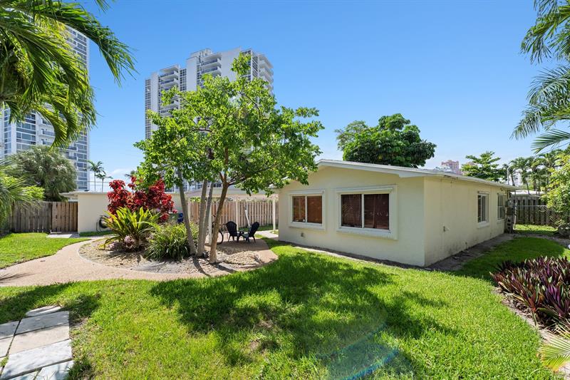 Image 6 of 14 For 2713 33rd Ave