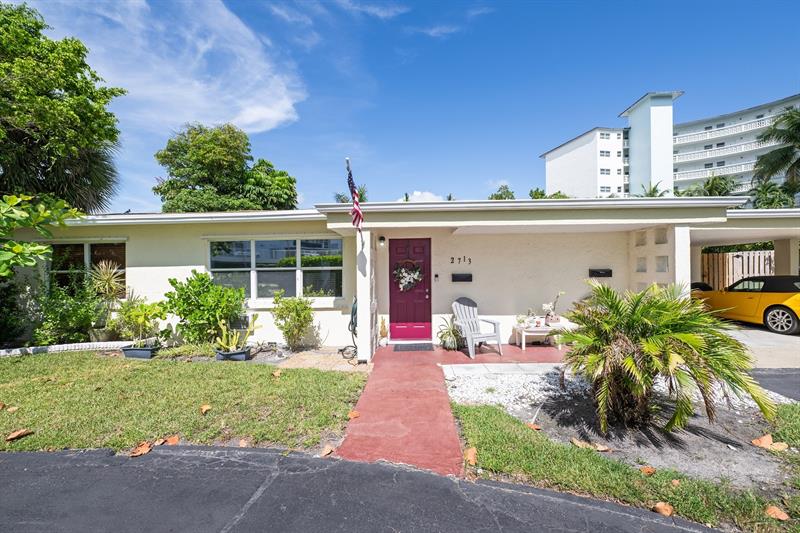 Image 8 of 14 For 2713 33rd Ave