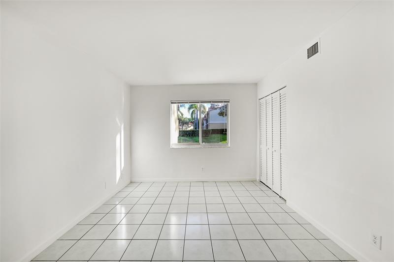 Image 15 of 18 For 109 Gardens Dr  103