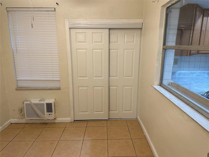 Image 10 of 13 For 3513 33rd St