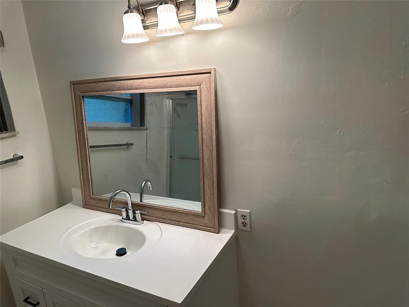 Image 7 of 13 For 3513 33rd St