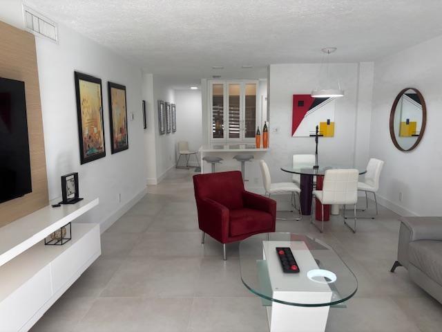 Image 7 of 41 For 604 2nd St  117