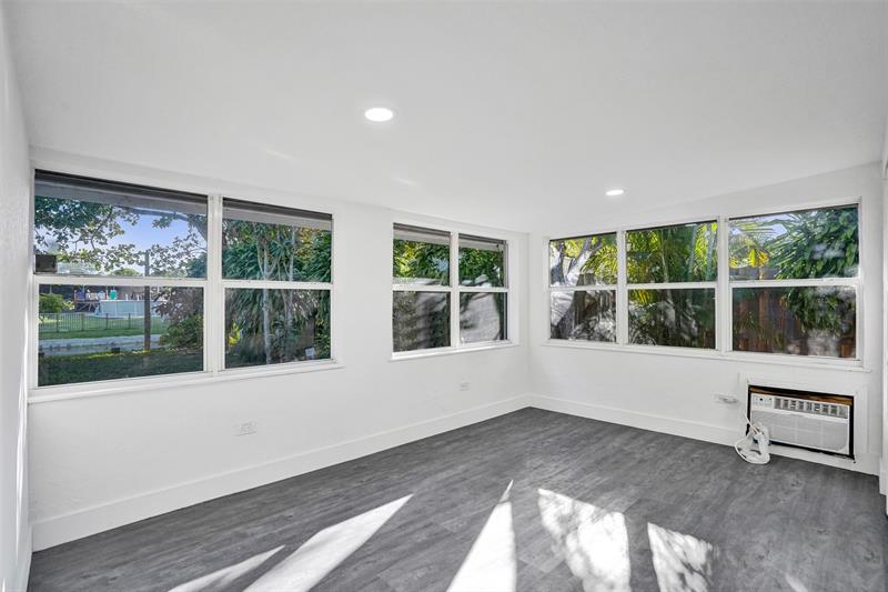 Image 16 of 25 For 6092 24th Ct