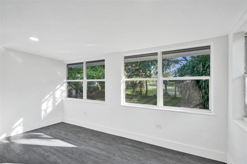 Image 17 of 25 For 6092 24th Ct
