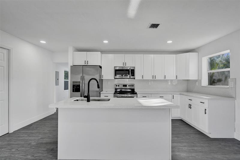 Image 3 of 25 For 6092 24th Ct