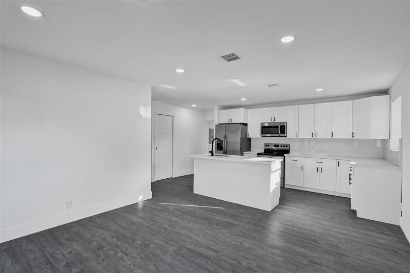 Image 4 of 25 For 6092 24th Ct