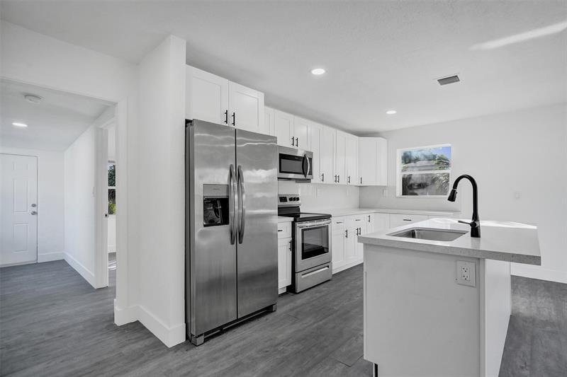 Image 5 of 25 For 6092 24th Ct