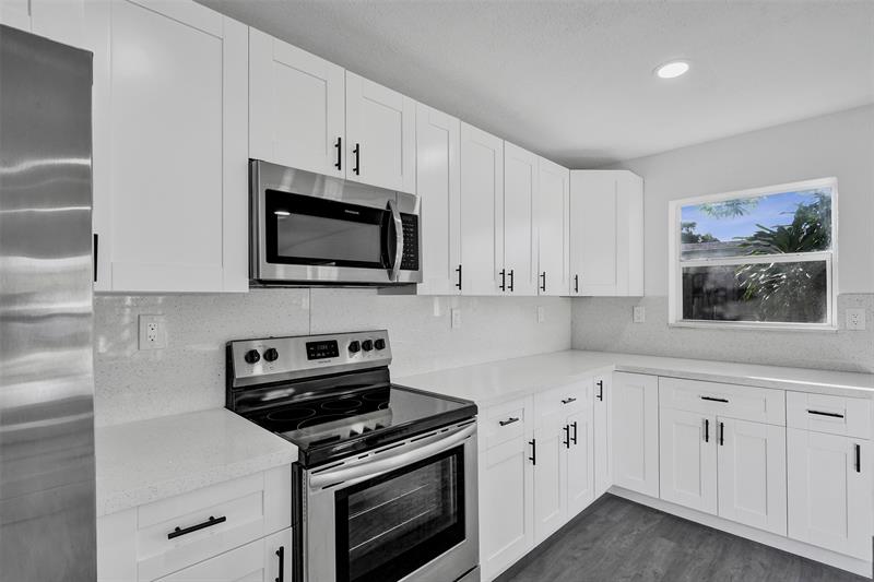Image 6 of 25 For 6092 24th Ct