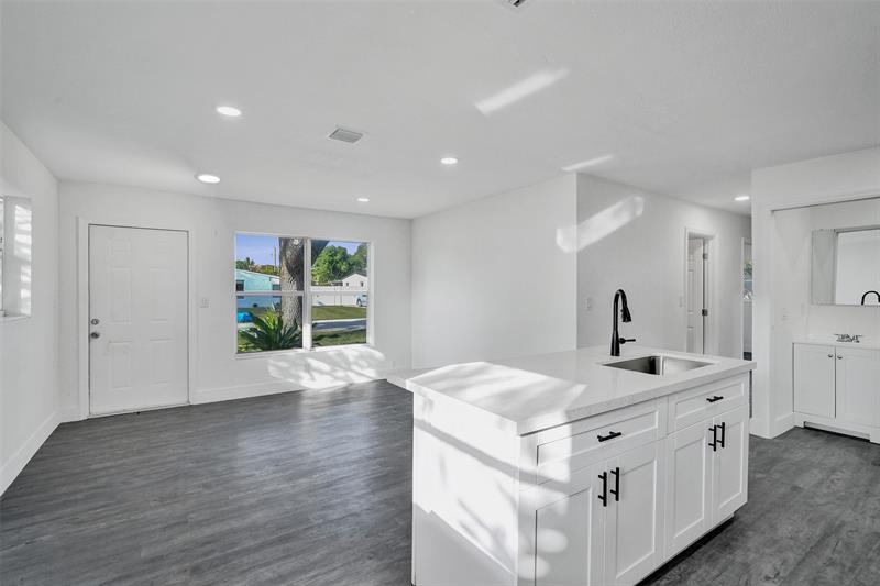 Image 7 of 25 For 6092 24th Ct