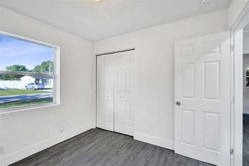 Image 8 of 25 For 6092 24th Ct
