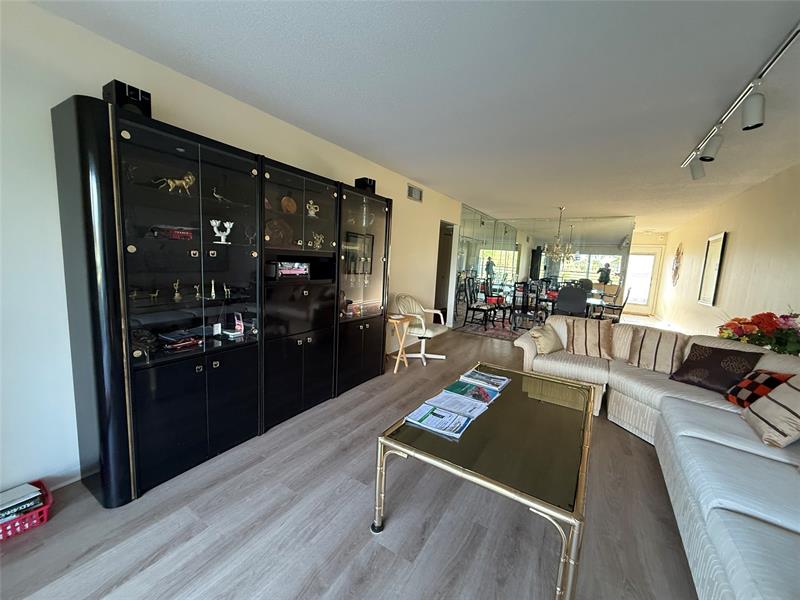 Image 3 of 12 For 2802 Victoria Way  M2