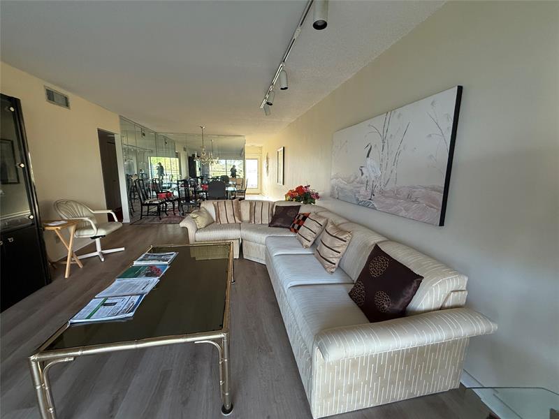 Image 4 of 12 For 2802 Victoria Way  M2