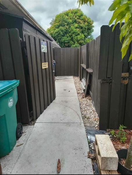 Image 3 of 9 For 5741 24th Ave  B