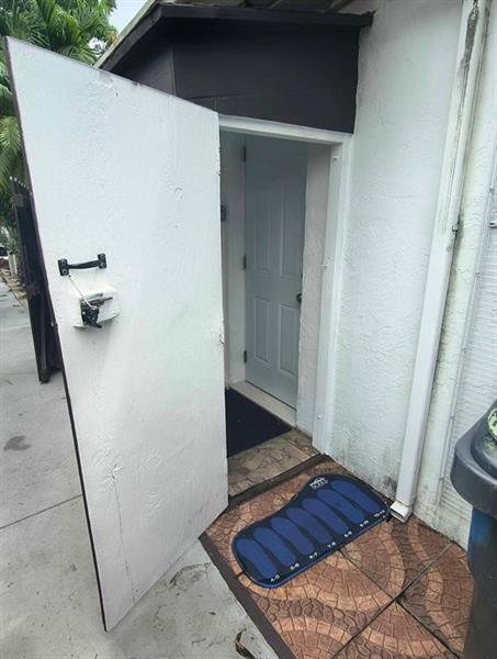 Image 8 of 9 For 5741 24th Ave  B