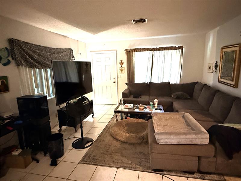 Image 4 of 7 For 401 1st Ave  