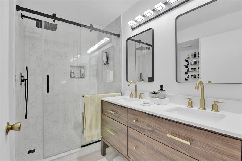 Image 32 of 66 For 2465 33  1509