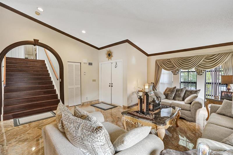 Image 10 of 81 For 6222 54th Dr