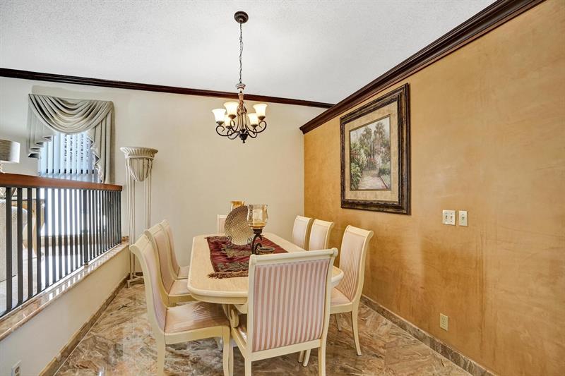 Image 11 of 81 For 6222 54th Dr