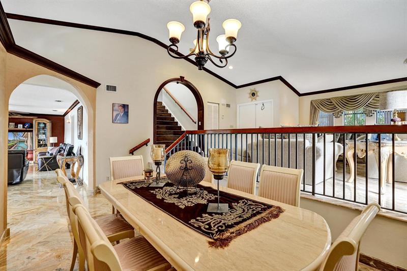 Image 13 of 81 For 6222 54th Dr