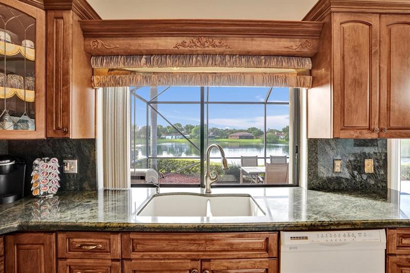 Image 21 of 81 For 6222 54th Dr