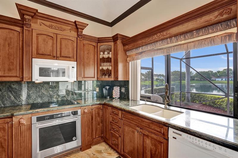 Image 23 of 81 For 6222 54th Dr