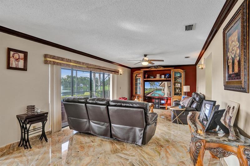 Image 25 of 81 For 6222 54th Dr