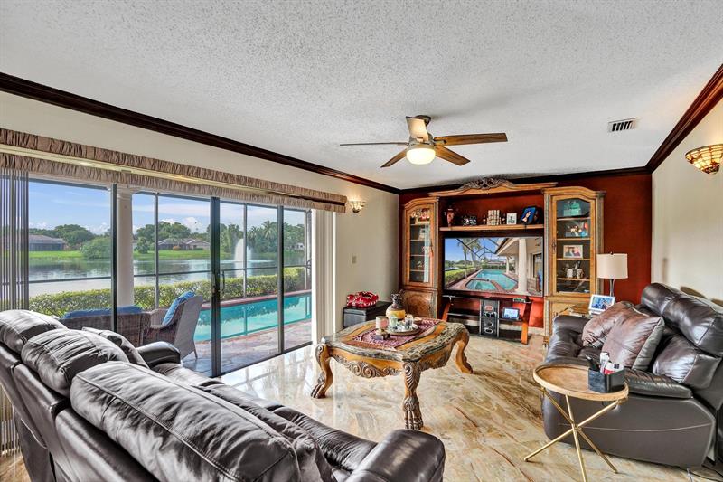 Image 26 of 81 For 6222 54th Dr