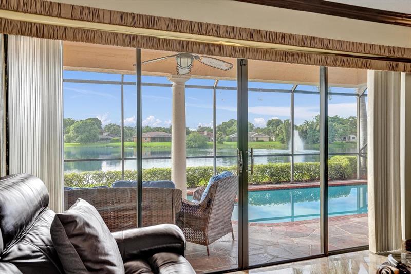 Image 28 of 81 For 6222 54th Dr