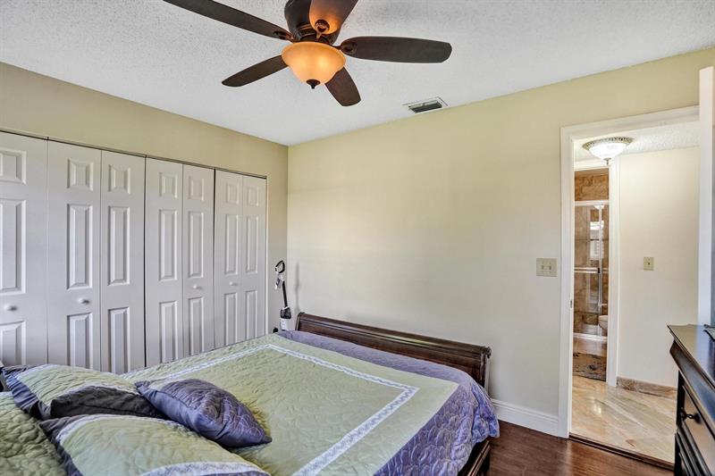 Image 32 of 81 For 6222 54th Dr