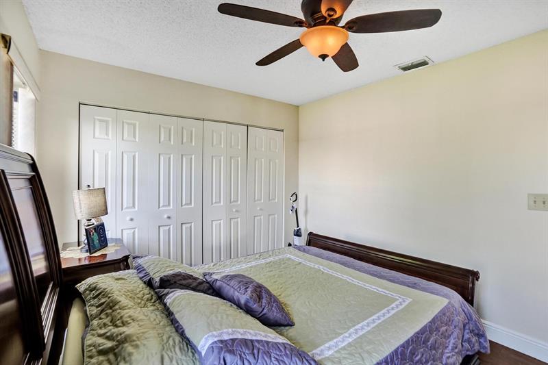 Image 33 of 81 For 6222 54th Dr