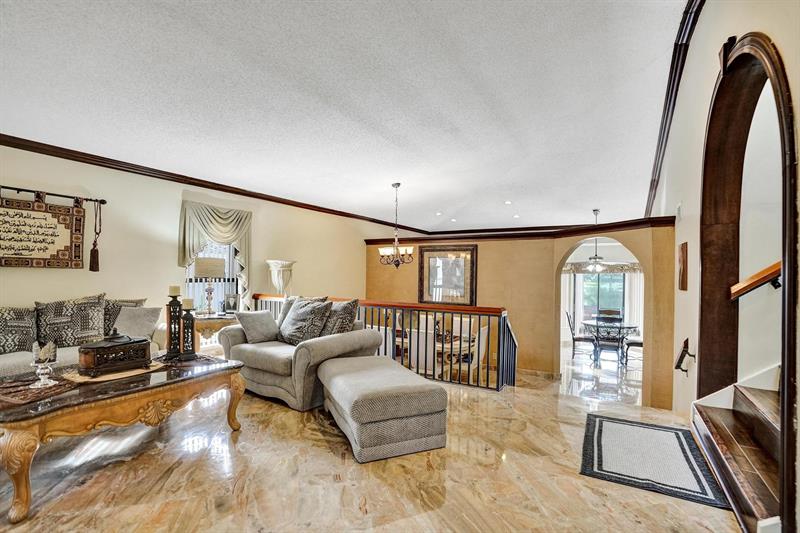 Image 4 of 81 For 6222 54th Dr