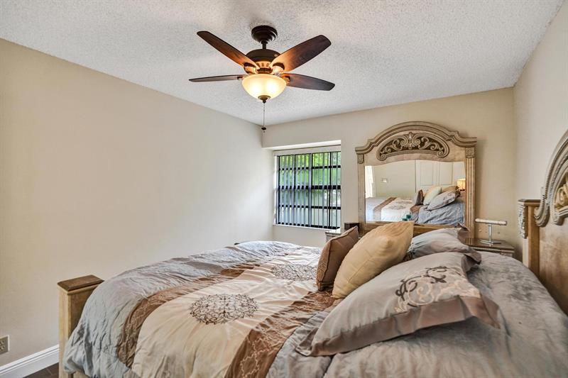 Image 40 of 81 For 6222 54th Dr