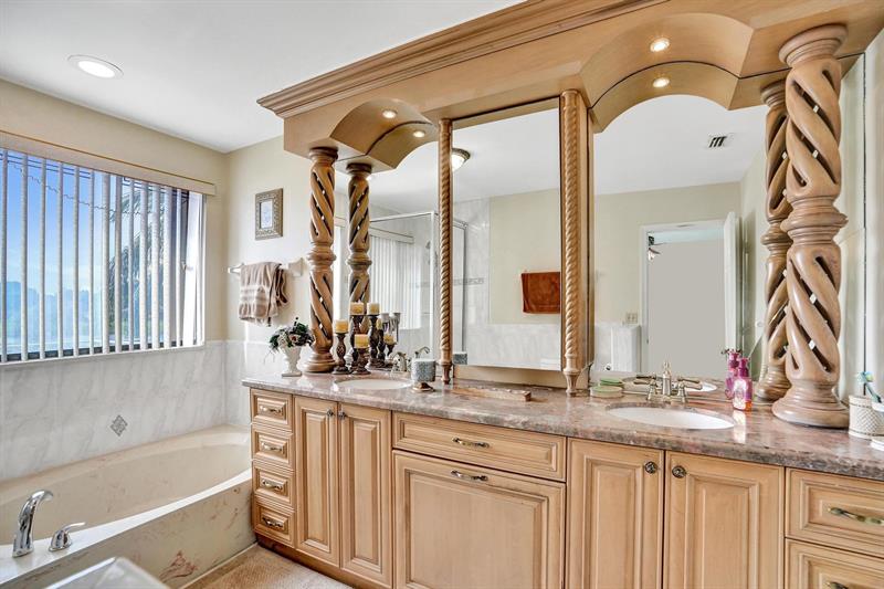 Image 51 of 81 For 6222 54th Dr