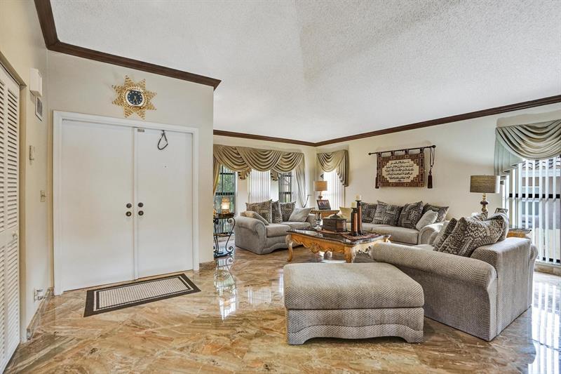 Image 9 of 81 For 6222 54th Dr