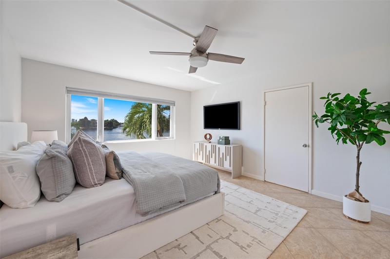 Image 17 of 36 For 215 Birch Rd  2b