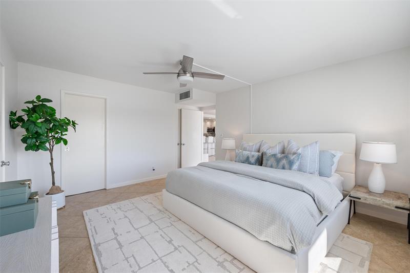 Image 18 of 36 For 215 Birch Rd  2b