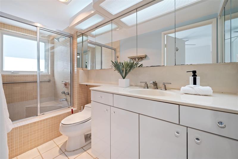 Image 20 of 36 For 215 Birch Rd  2b