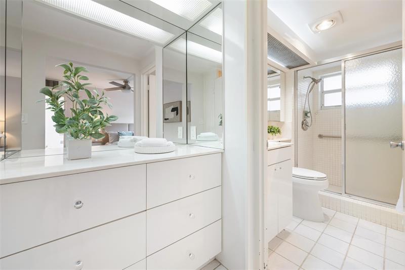 Image 25 of 36 For 215 Birch Rd  2b