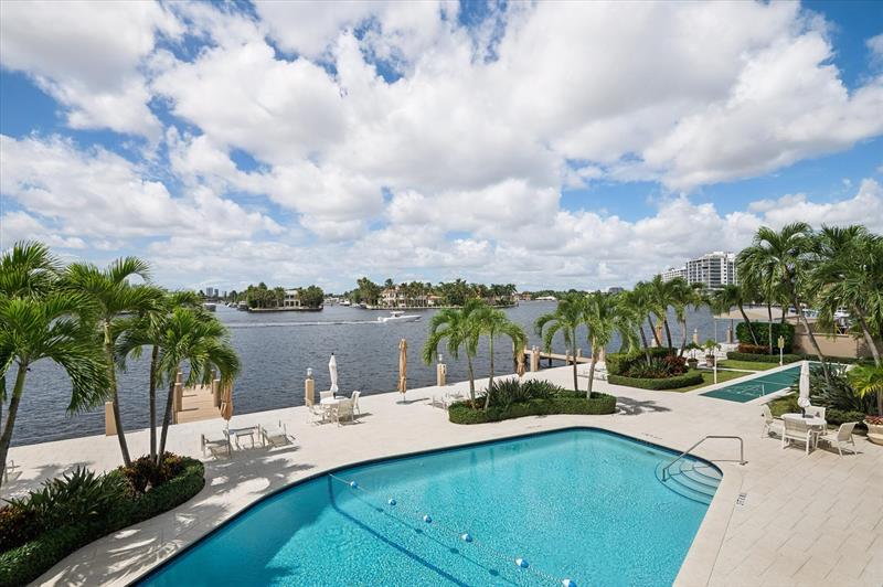 Image 28 of 36 For 215 Birch Rd  2b