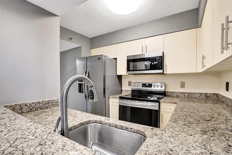 Image 25 of 67 For 2334 Cypress Bend Dr  304