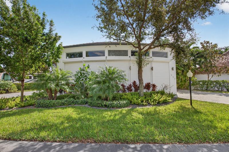 Image 22 of 26 For 552 Carol Pkwy  552