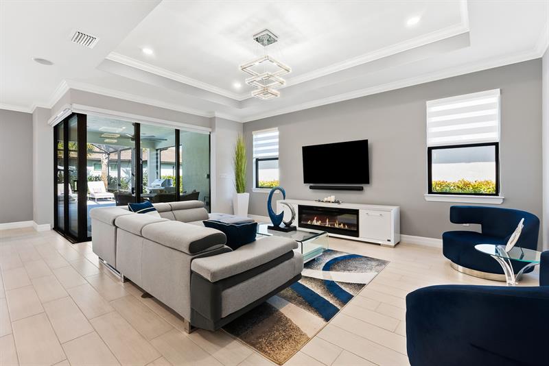 Image 11 of 54 For 2535 Primrose Pl