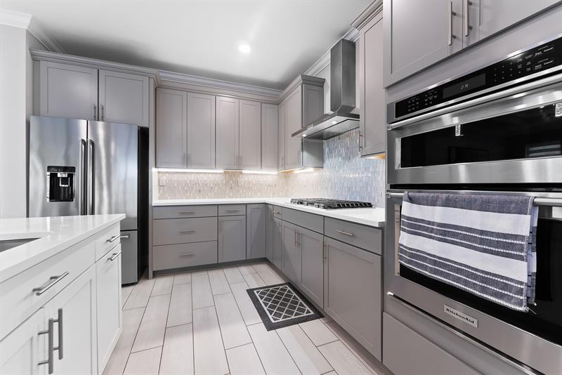 Image 13 of 54 For 2535 Primrose Pl