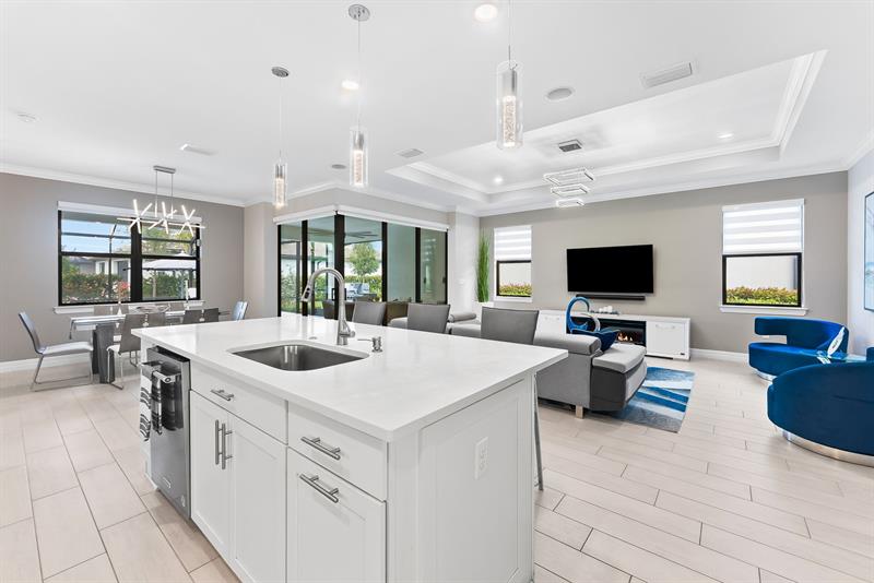 Image 15 of 54 For 2535 Primrose Pl