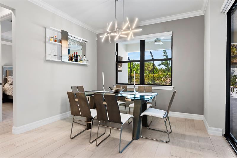 Image 19 of 54 For 2535 Primrose Pl