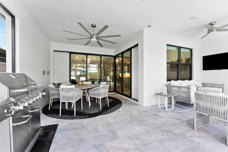 Image 28 of 54 For 2535 Primrose Pl