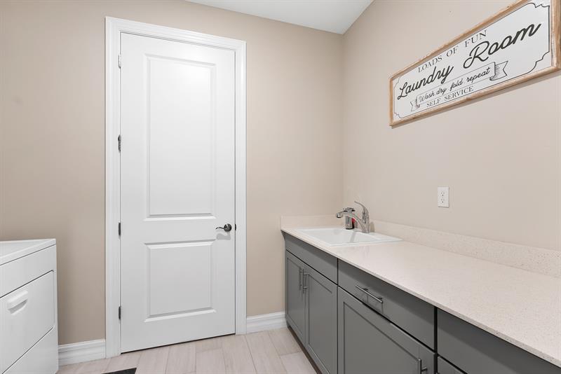 Image 32 of 54 For 2535 Primrose Pl