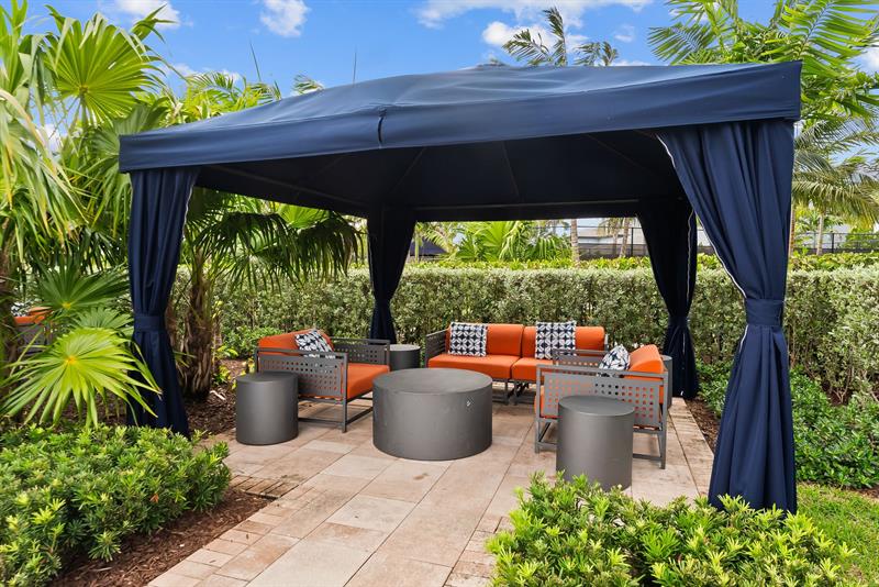 Image 39 of 54 For 2535 Primrose Pl