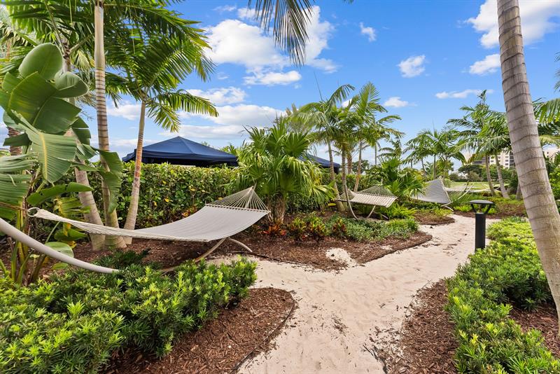 Image 43 of 54 For 2535 Primrose Pl