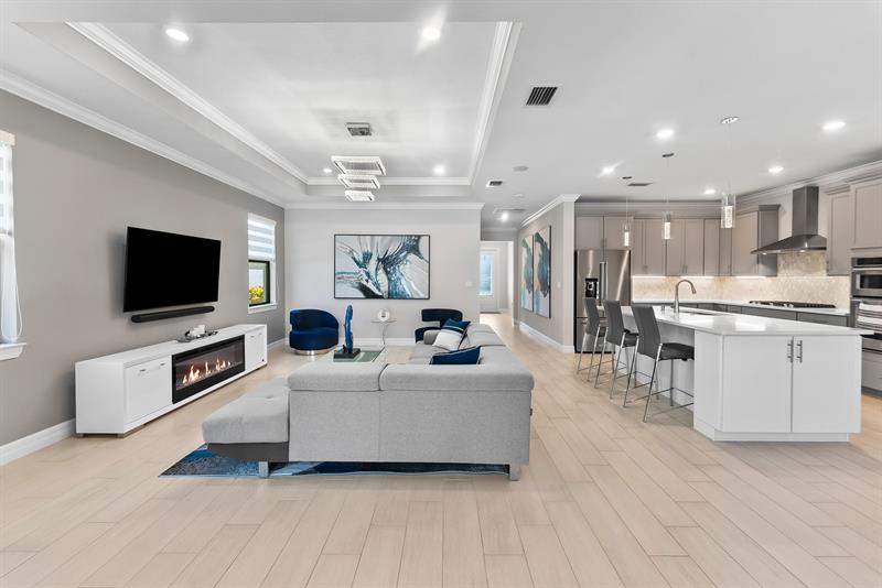 Image 8 of 54 For 2535 Primrose Pl